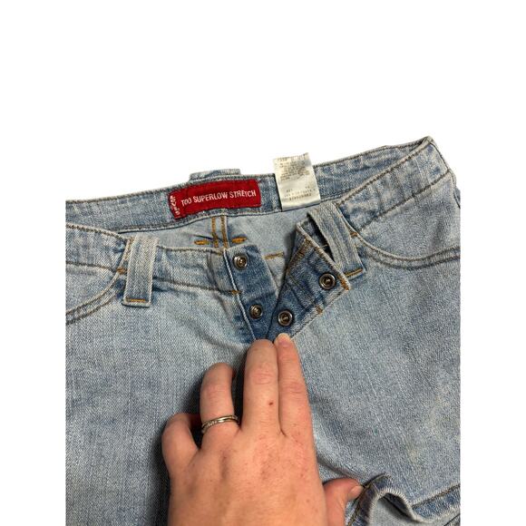Y2K Levi's Too Superlow Stretch Denim Shorts 5 JR
Light Wash Low Rise - Picture 6 of 7